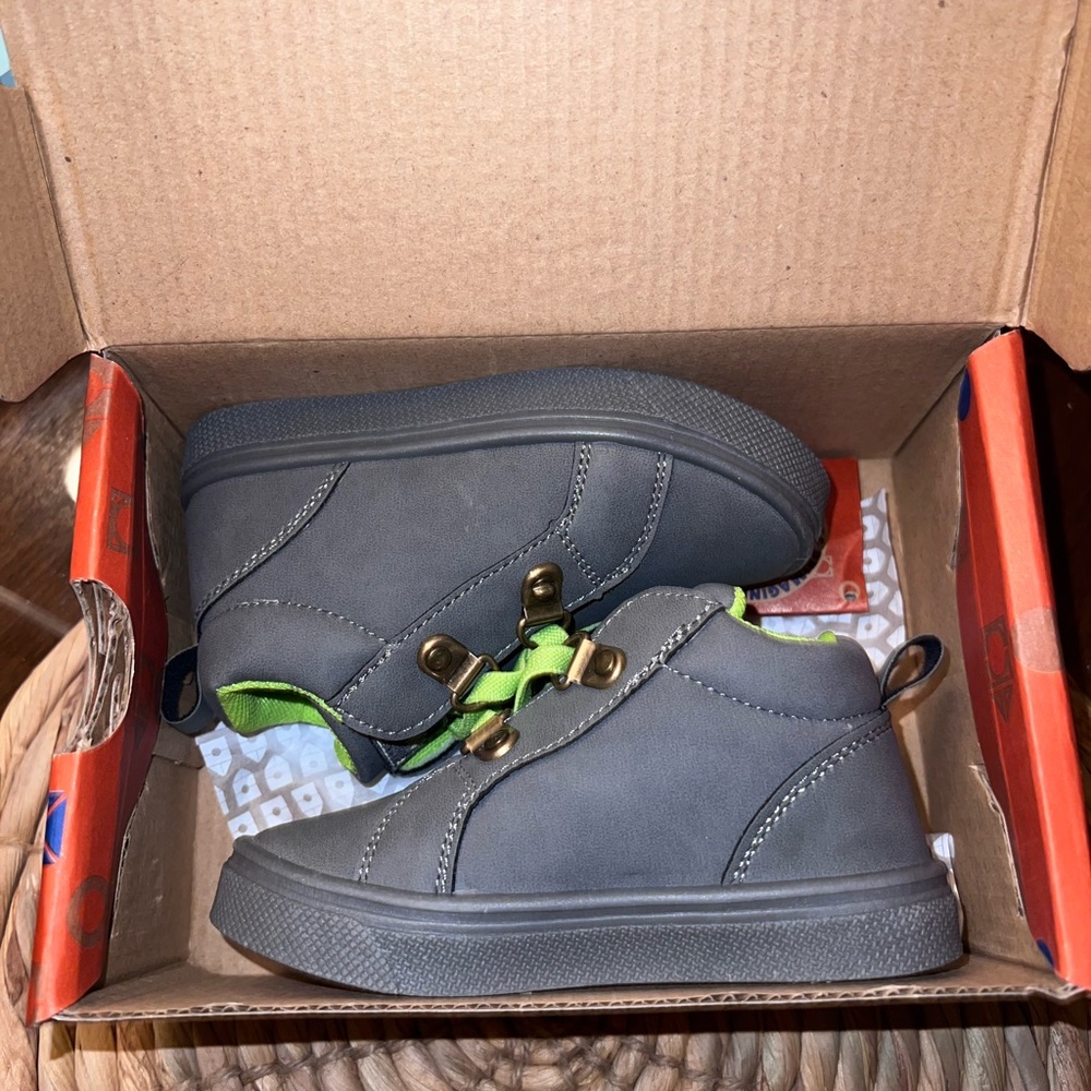 Size 7c oomphies boots